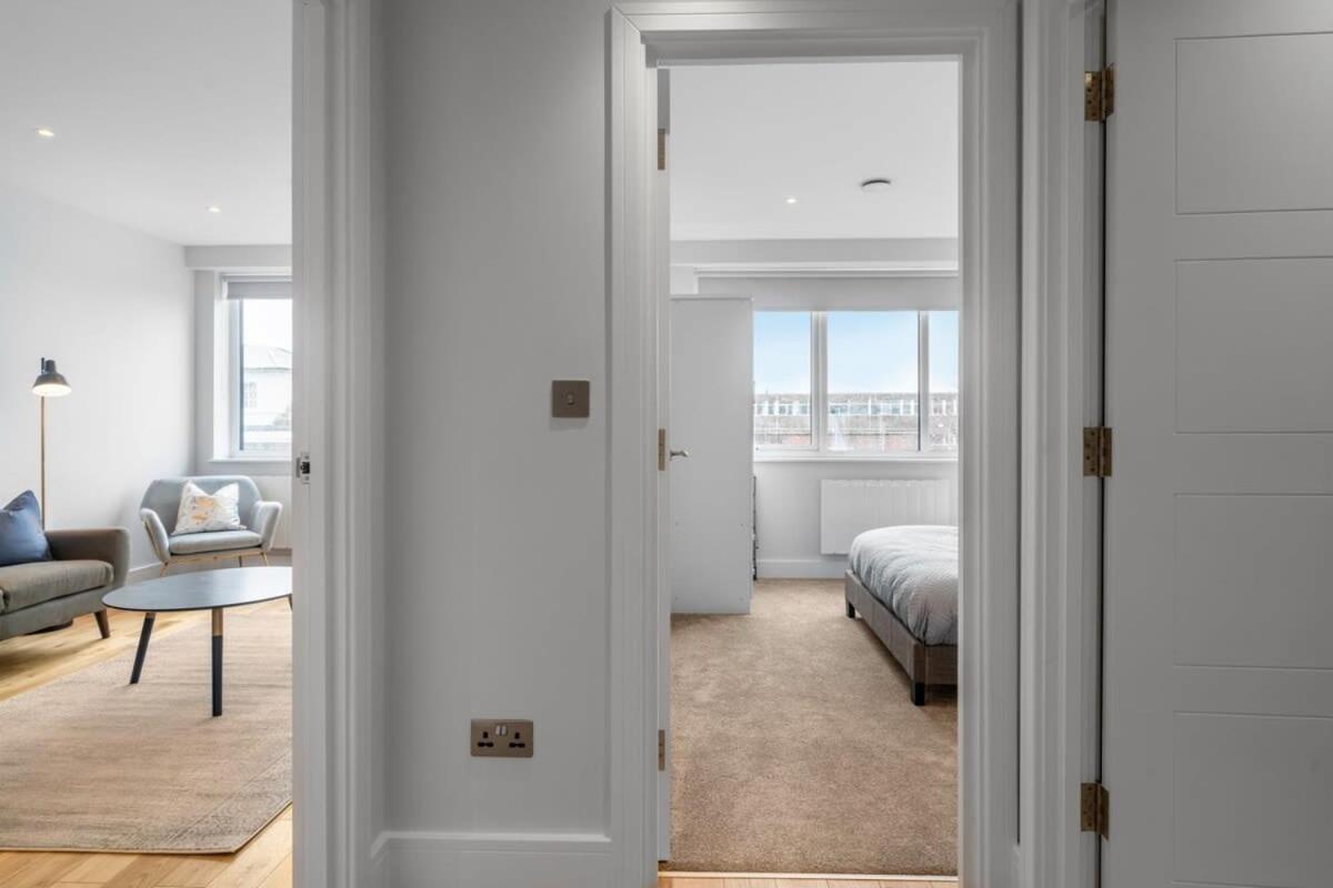 Lovely 1 Bedroom Apartment In The Heart Of Eastleigh Buitenkant foto