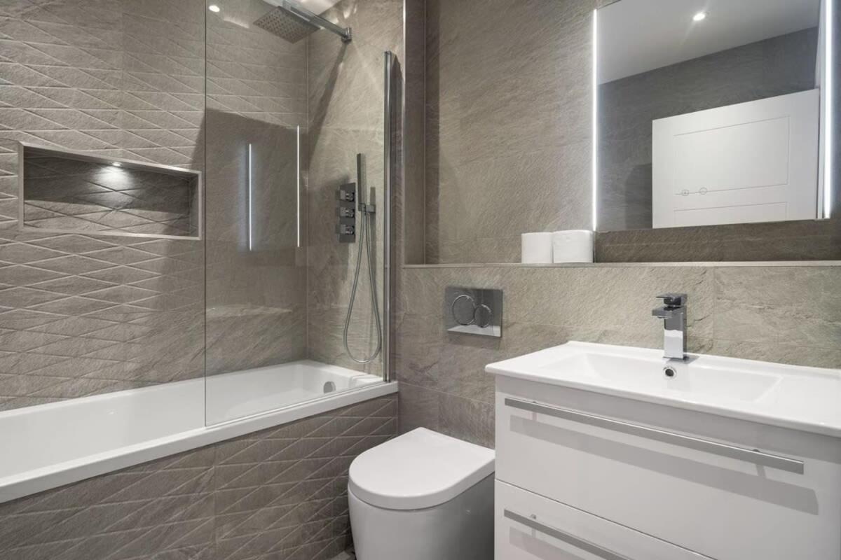 Lovely 1 Bedroom Apartment In The Heart Of Eastleigh Buitenkant foto
